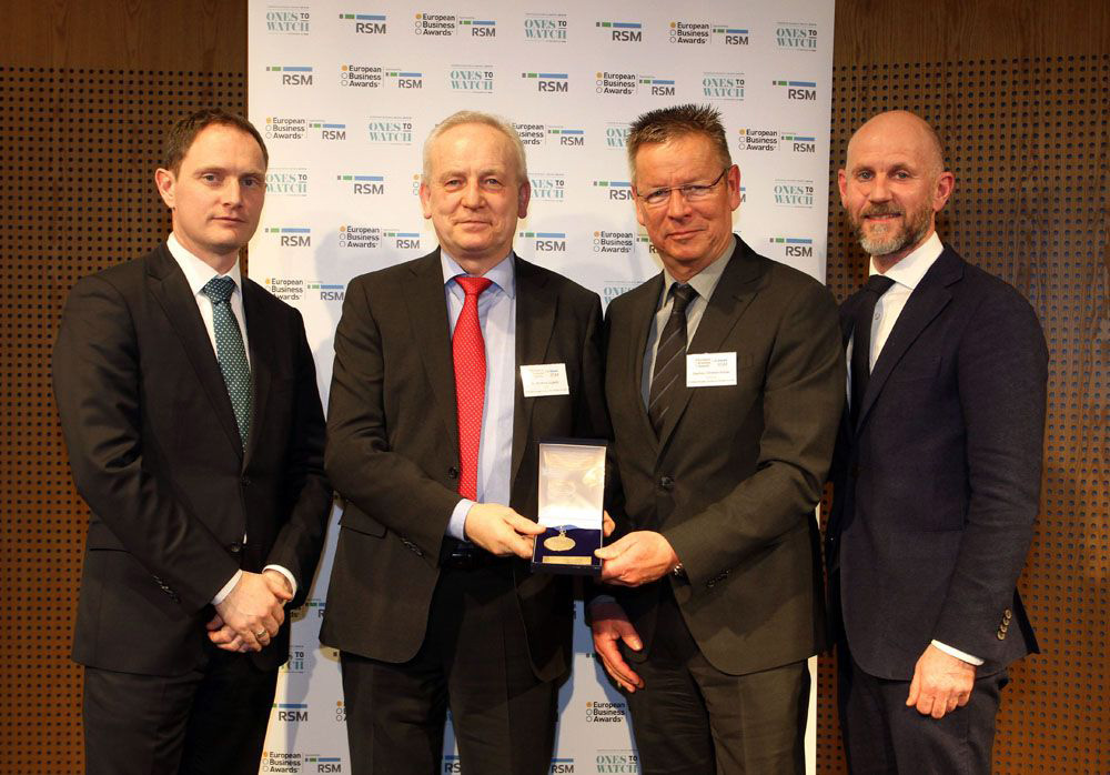 Flüssigkeitsanalyse-Spezialist Endress+Hauser Conducta erhält den European Business Award sowie das TOP JOB-Siegel