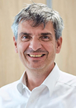 Die Abbildung zeigt den Autor Andreas Nuhn.