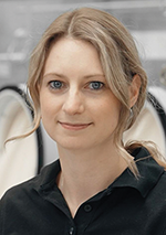 Das Bild zeigt die Autorin Stefanie Knapp.