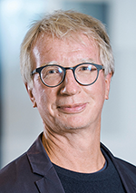 Das Bild zeigt den Autor Stephan Borger-Anka.