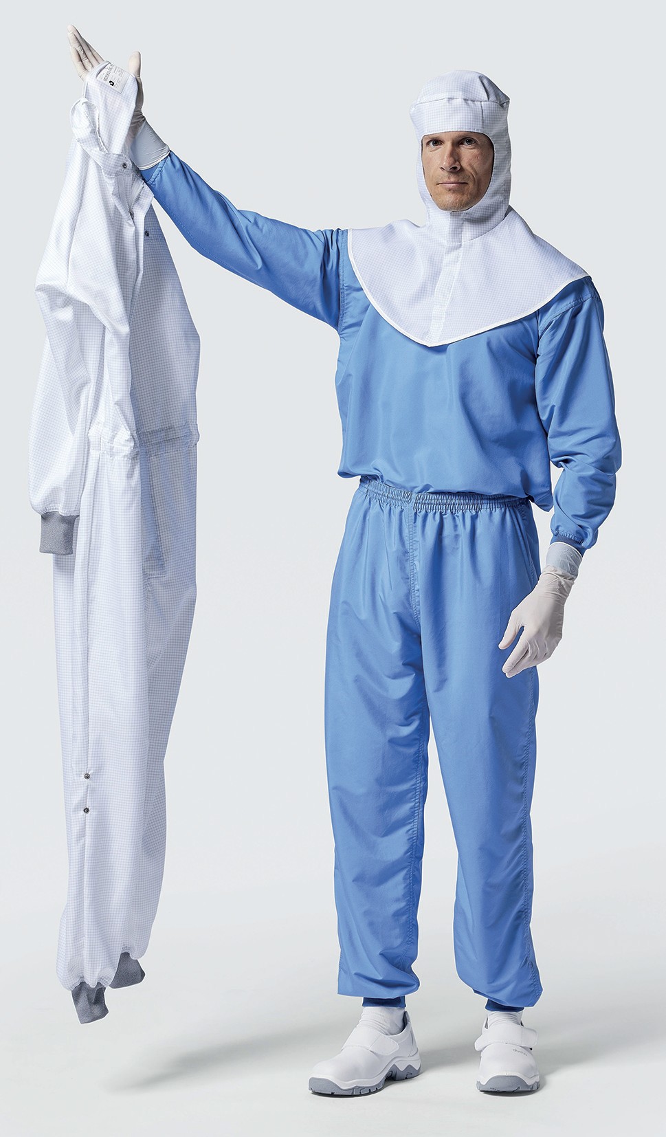 Richtiges Ankleiden und Verhalten im Reinraum | Beitrag aus cleanroom & processes 5 | Nr. 1 | 30-35 (2026)