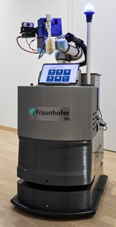 Fraunhofer-Forscher entwickeln neuen Roboter für die Wischdesinfektion von Oberflächen