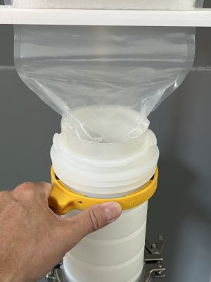 QuickTric, Containment im Handumdrehen: die neuartige, modular aufrüstbare Single-Use Containment-Verbindung von Rommelag Flex
