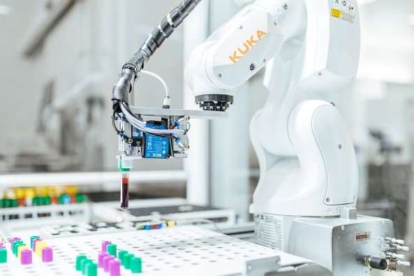 Robotik und Automation gegen COVID-19