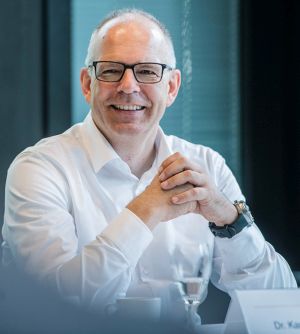Karsten Danielmeier wird Präsident der GDCh / Mit Katharina Uebele wurde erstmals eine Jungchemikerin ins Amt der Stellvertretenden Präsidentin gewählt