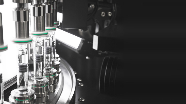 Künstliche Intelligenz / Syntegon validiert erstes KI-gestütztes visuelles Inspektionssystem in Produktionslinie